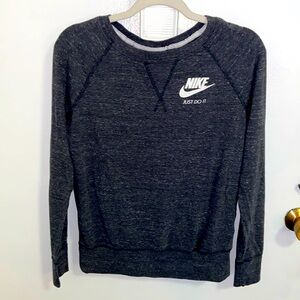 ✨Nike long-sleeve tee